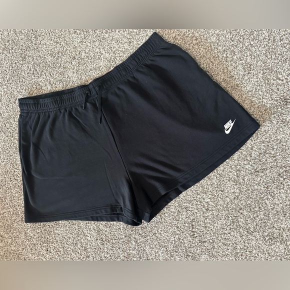 Nike Women’s Black Shorts‎ - Picture 1 of 6
